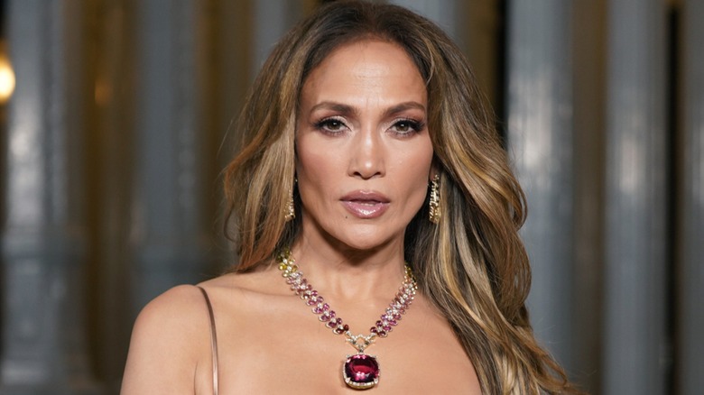 Jennifer Lopez posing on the red carpet