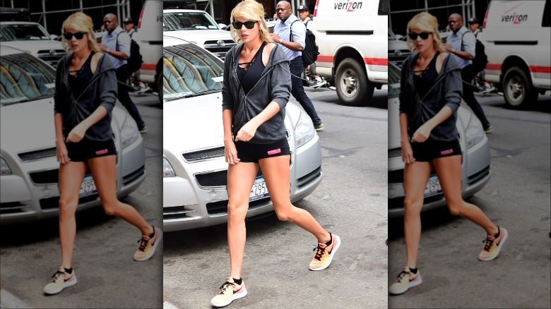 Taylor Swift walking through New York in gym clothes