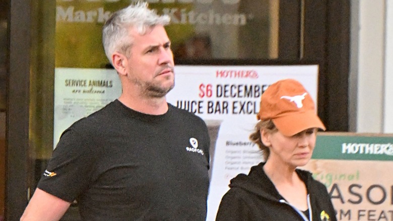 Renee Zellweger and Ant Anstead leaving a store together