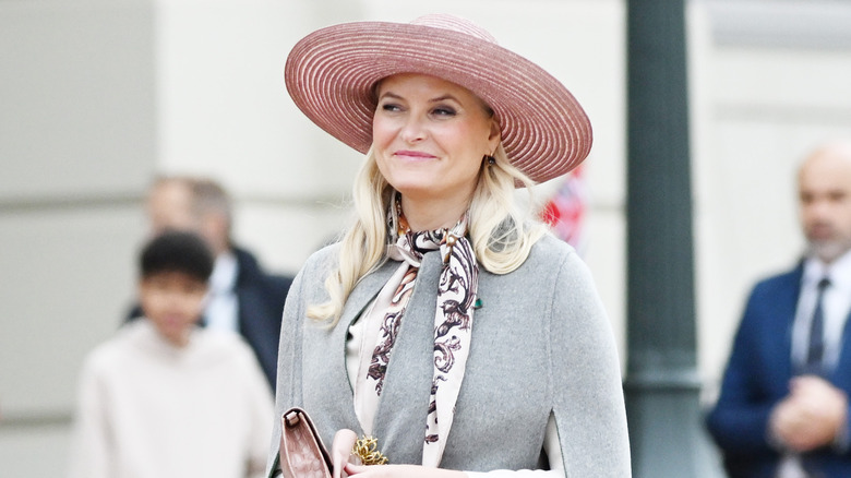 Woman in pink hat