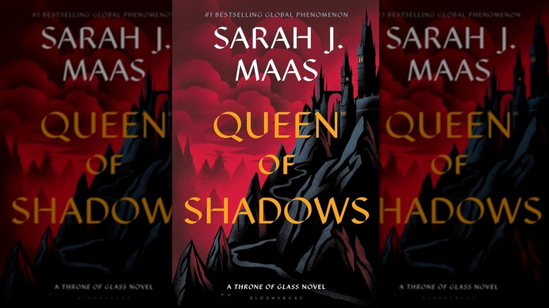 The front cover of Queen of Shadows by Sarah J. Maas