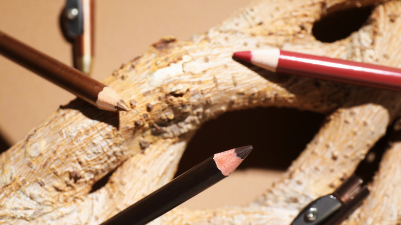 Soft shades of eyeliner