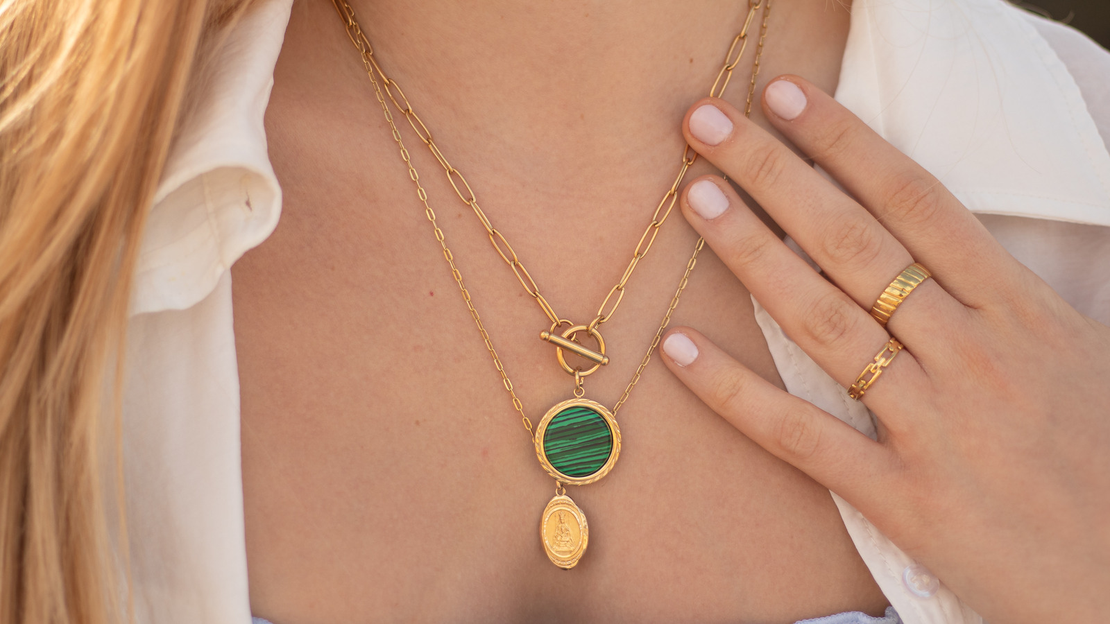 The Best Hacks For Untangling A Necklace, Because We Know The Struggle Is  Real
