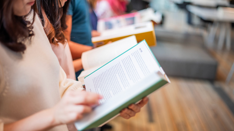 Women reading books
