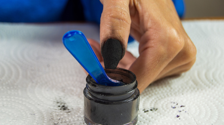 black dip powder nails