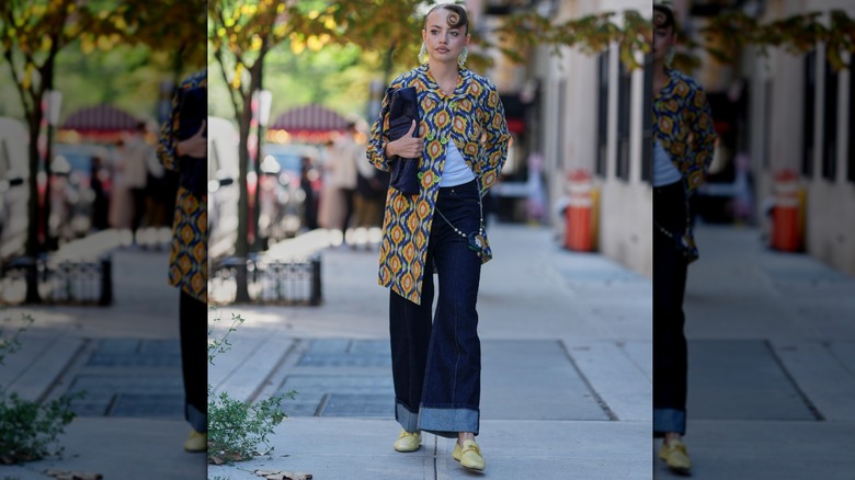 Woman wearing trouser jeans