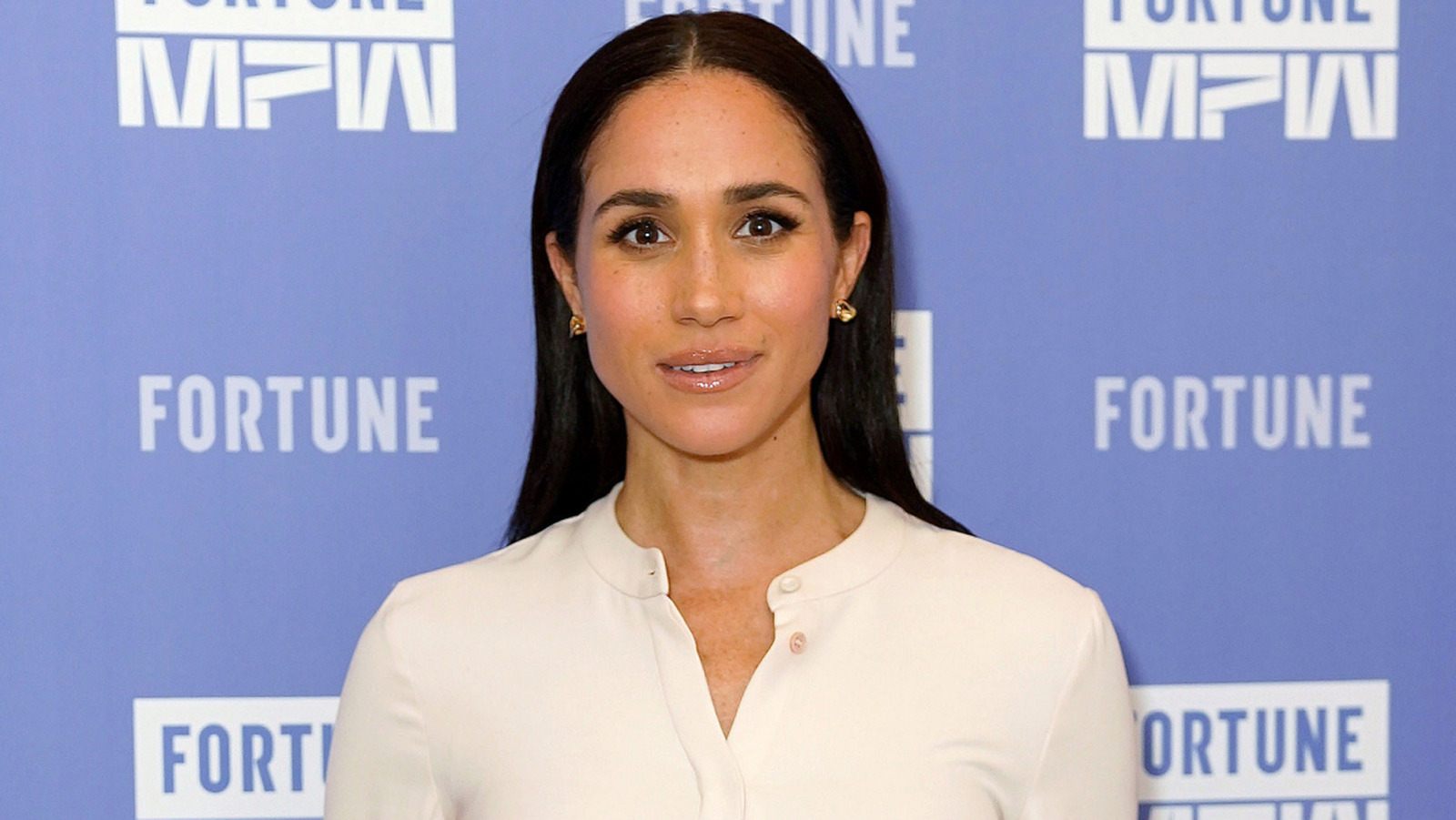 The Makeup Products Meghan Markle Uses For Her Gorgeous Glow
