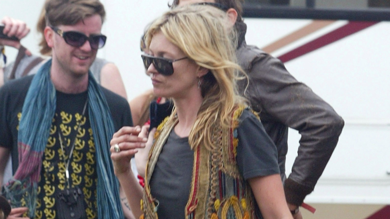 The Most Iconic Outfits From The Early 2000s 'Indie Sleaze' Era - Women