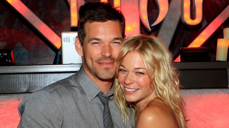 Eddie Cibrian and LeAnn Rimes hugging
