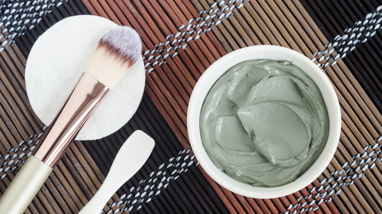 Bentonite clay 