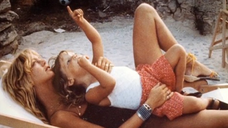 Kate Hudson as a child with Goldie Hawn