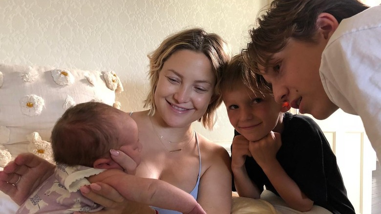 Kate Hudson with her children