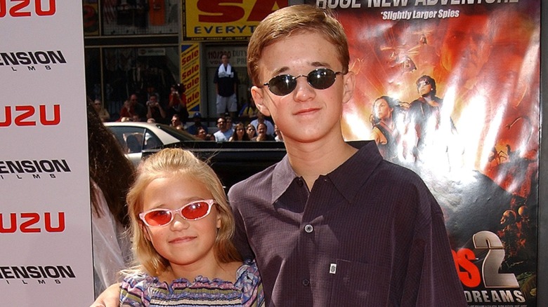Emily Osment with Haley Joel Osment on the Spy Kids 2 red carpet