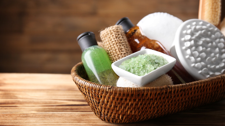 Bowl of exfoliants
