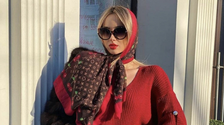 woman with scarf sunglasses