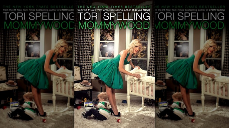 The book cover of "Mommywood" by Tori Spelling