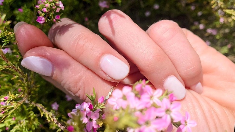 Bubble bath nails