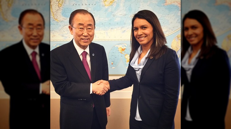 Tulsi Gabbard shaking hands with Secretary General Ban Ki-Moon in April 2015