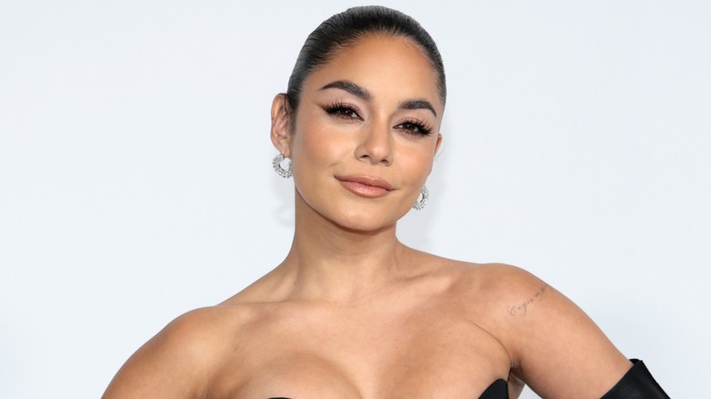Vanessa Hudgens posing on the red carpet