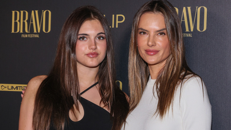 Anja Ambrosio Mazur and Alessandra Ambrosio on the red carpet together in 2025