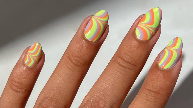 Water marbled nails