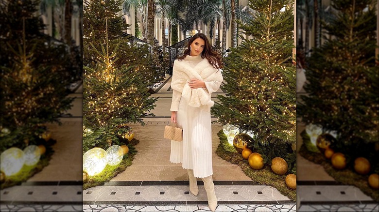 Woman in an all-white outfit