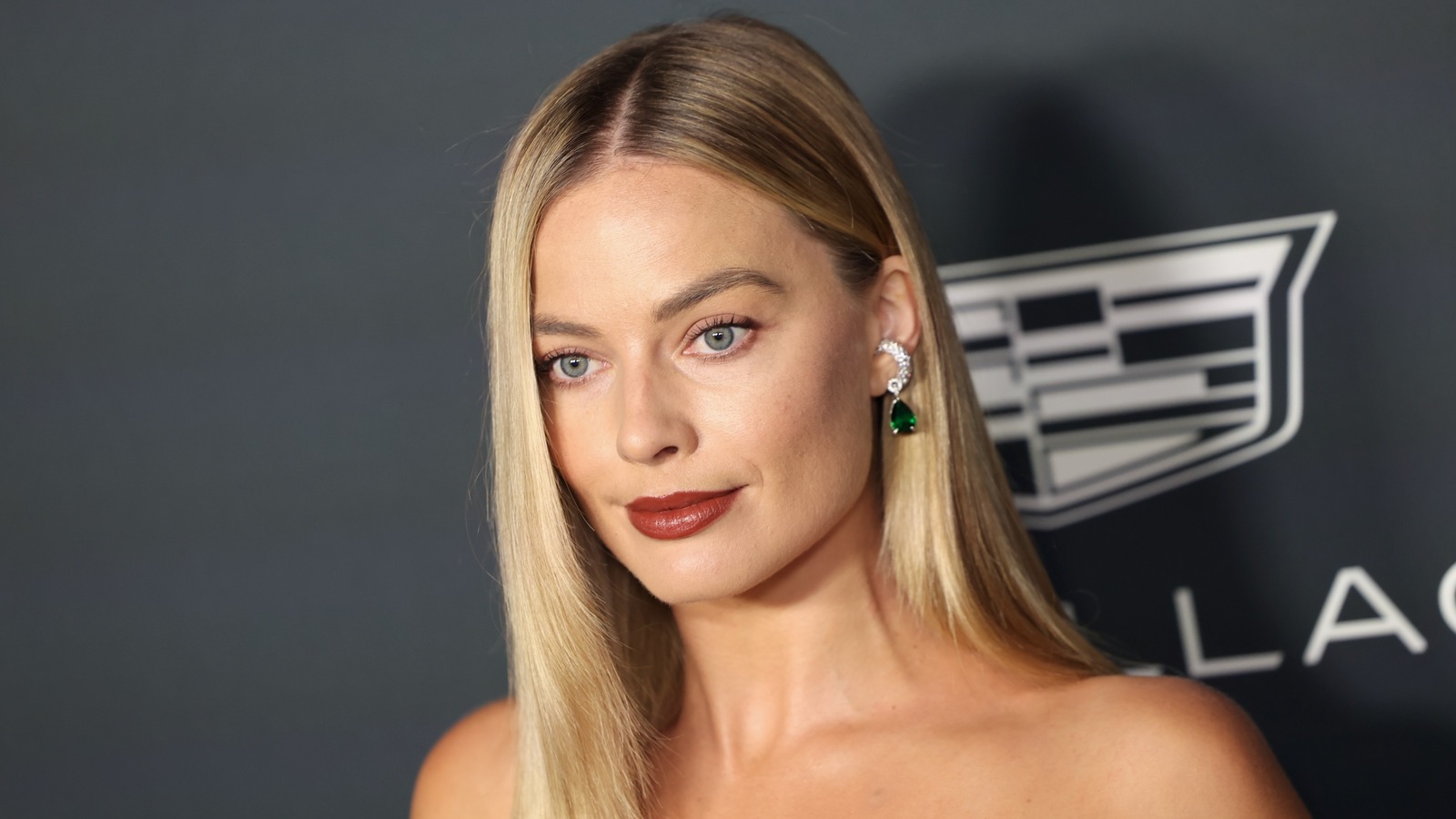 What Are Shadow Roots & How Can They Benefit Your Hair Looks?