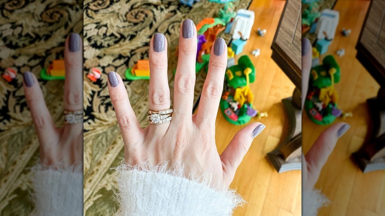 Painted nails with ridges