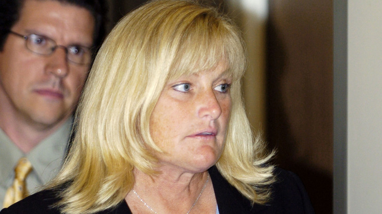 Debbie Rowe at the Santa Barbara courthouse 2005
