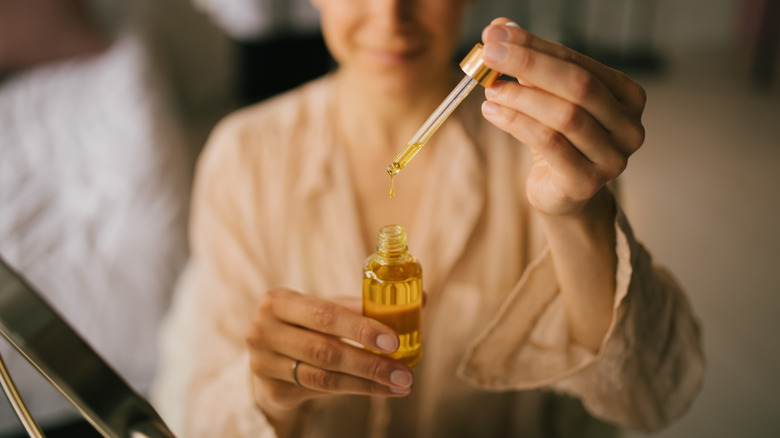 Preparing hair oil