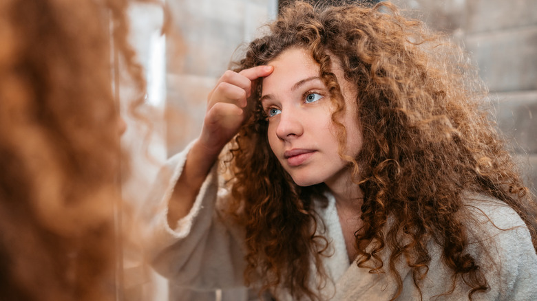 Looking at curly hair 